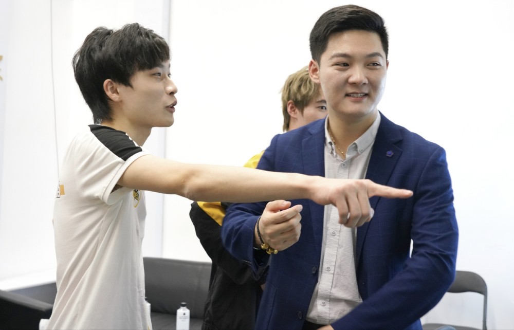 米乐体育官网-包含狼队主场硬战，艰苦取胜避免挫败的词条